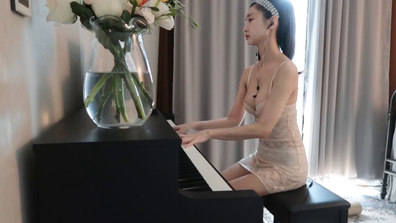 chopin - Nocturne in E Flat Major (Op.9 No.2) 쇼팽 녹턴 2번 야상곡.mp4-1-预览