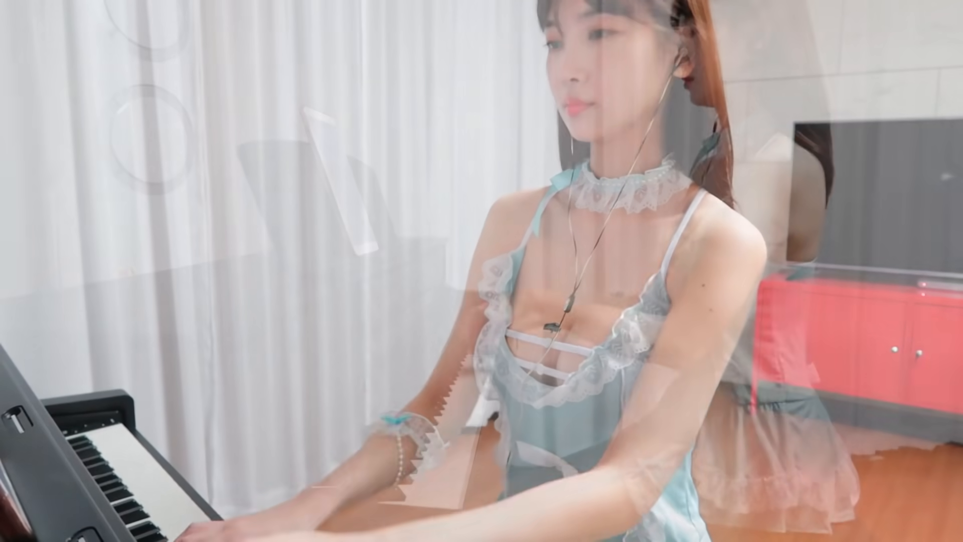 A Town With An Ocean View [ 바다가 보이는 마을 ] 마녀 배달부 키키 OST   piano cover   피아노 커버.mp4-1-预览