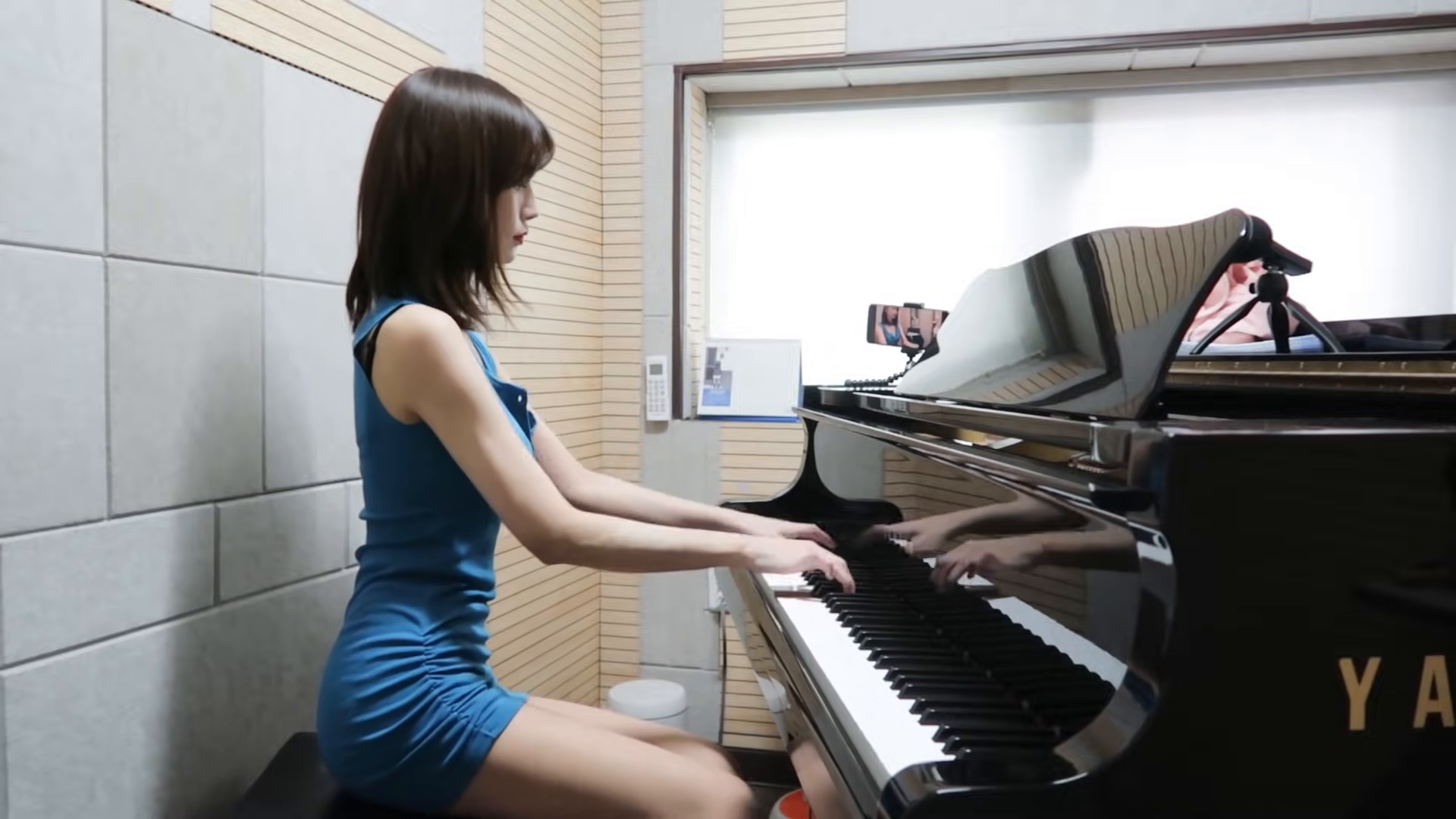 캐리비안의 해적 ost   he's a pirate   엉덩이로 피아노치기!.mp4-1-预览